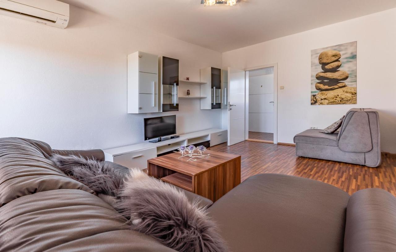 Rooms Giovanni เมดูลิน ภายนอก รูปภาพ